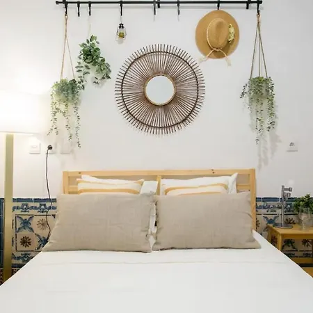 Whome Colorful Portuguese-style In Chiado Apartment