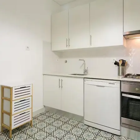 Whome Colorful Portuguese-style In Chiado Apartment *